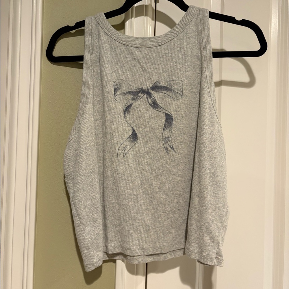 Hollister Bow Tank